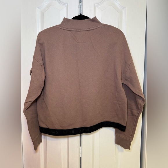Reebok - Women's Casual Athletic Sporty Warm Brown Long Sleeve Mockneck Crop Top - Picture 3 of 8